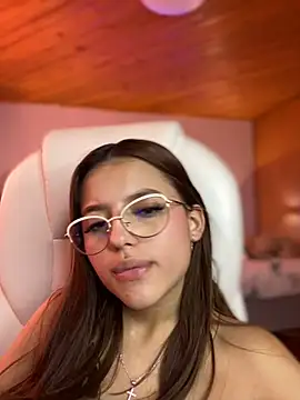 Sofia18 pinkk online show from 2, 3, 2025