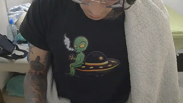 Snapshot of smokingink chatting on 4, 7, 2026 smokingink online show from 4, 7, 2026
