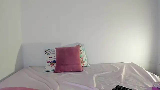 Sol angel  online show from 8, 3, 2025