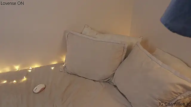 caamillee  online show from 19, 3, 2025