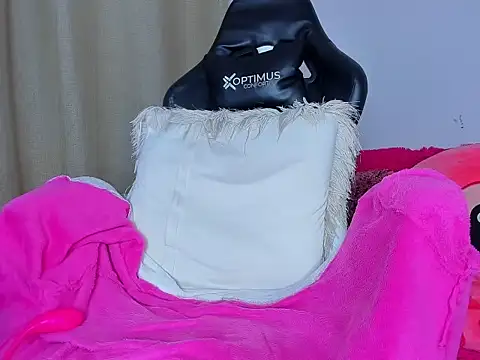 Snapshot of Laurita__Os chatting on 22, 3, 2025 Laurita Os online show from 22, 3, 2025