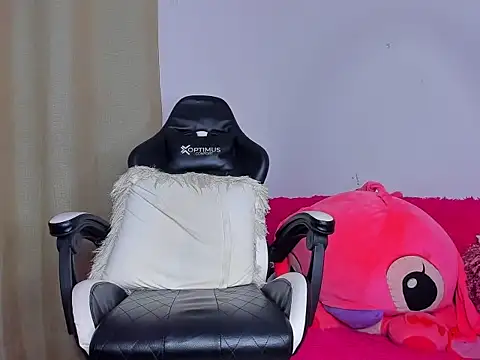 Snapshot of Laurita__Os chatting on 11, 2, 2025 Laurita Os online show from 11, 2, 2025