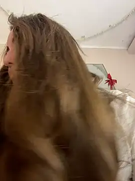 KiraBarlows online show from 19, 3, 2026