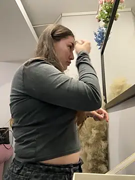 KiraBarlows online show from 27, 9, 2025