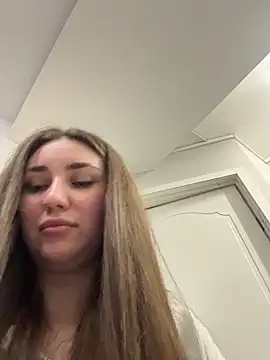 KiraBarlows online show from 13, 3, 2026