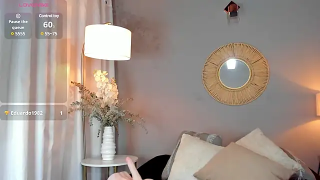 viviannehill hot online show from 25, 2, 2025