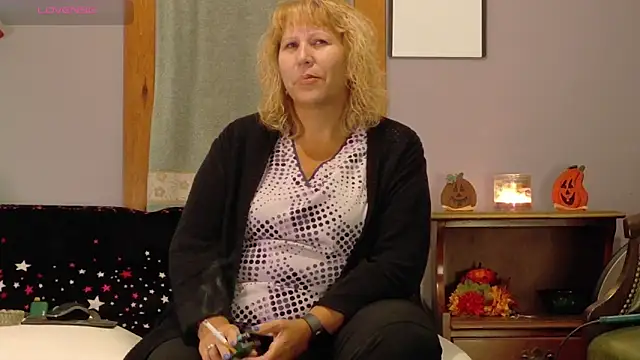 Badgirlpr2 online show from 2, 10, 2025