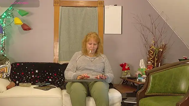 Badgirlpr2 online show from 25, 11, 2025