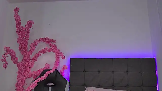 AmandaBrooks 18 online show from 6, 11, 2025