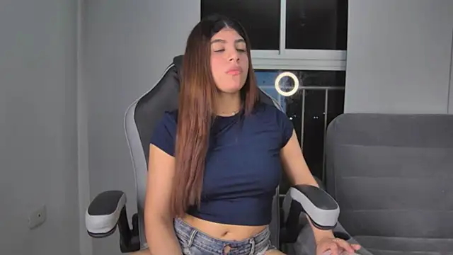 AmandaBrooks 18 online show from 13, 3, 2026