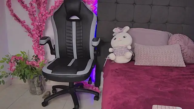 AmandaBrooks 18 online show from 25, 11, 2025