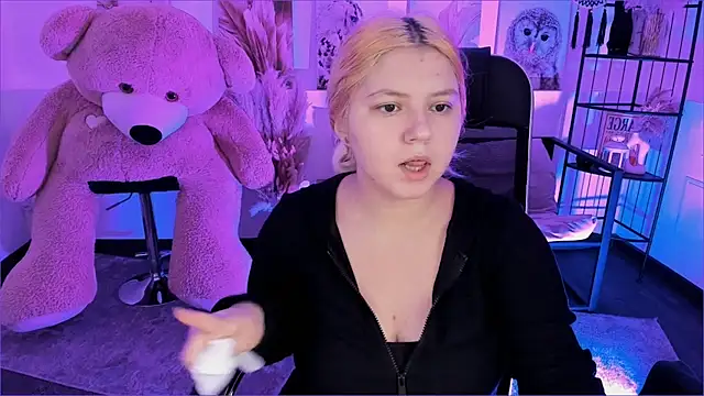 DiaAngell online show from 3, 12, 2025