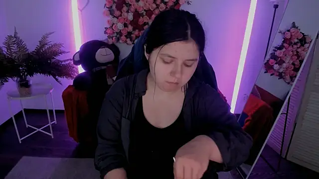 DiaAngell online show from 7, 6, 2026
