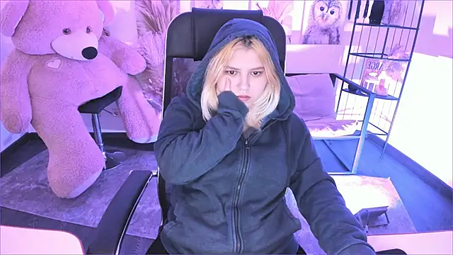 DiaAngell online show from 13, 12, 2025