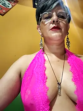 Snapshot of ilonna2025 chatting on 14, 7, 2026 ilonna2025 online show from 14, 7, 2026
