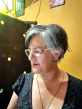 Snapshot of ilonna2025 chatting on 19, 6, 2026 ilonna2025 online show from 19, 6, 2026