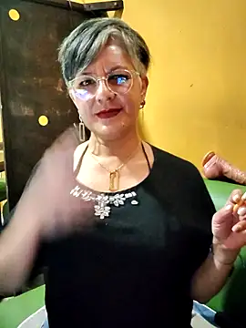 ilonna2025 online show from 17, 4, 2026