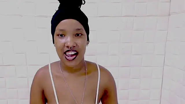 EroticSexyPrada online show from 18, 4, 2026