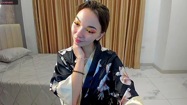 SusannJohnson online show from 10, 11, 2025