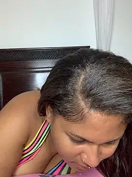 Snapshot of madell chatting on 30, 10, 2025 madell online show from 30, 10, 2025