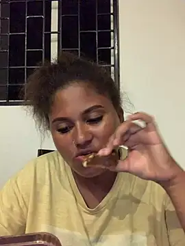 Snapshot of madell chatting on 10, 3, 2025 madell online show from 10, 3, 2025