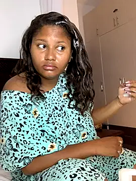 Snapshot of madell chatting on 23, 10, 2025 madell online show from 23, 10, 2025