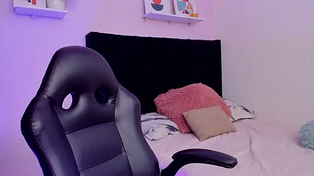 Paulina Lopezz online show from 23, 3, 2026