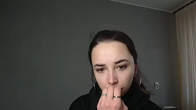 Eva Gloryy online show from 10, 4, 2026