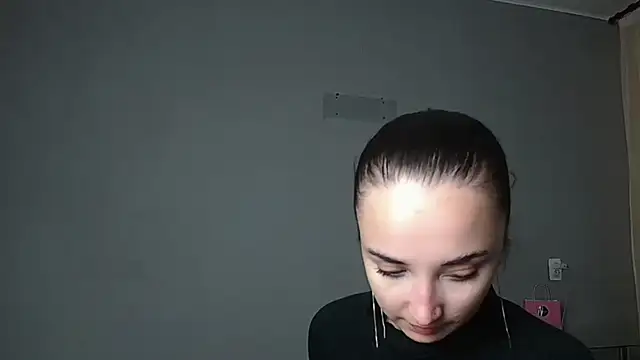 Eva Gloryy online show from 6, 6, 2026