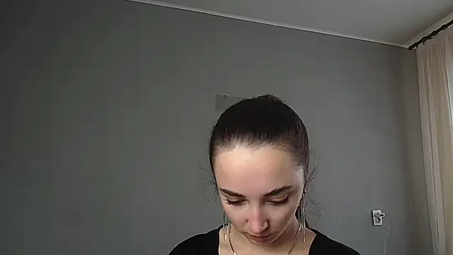 Eva Gloryy online show from 4, 3, 2026