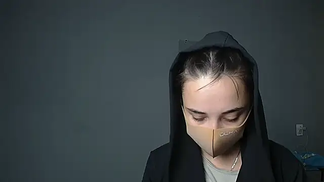 Snapshot of Eva_Gloryy chatting on 8, 10, 2025 Eva Gloryy online show from 8, 10, 2025