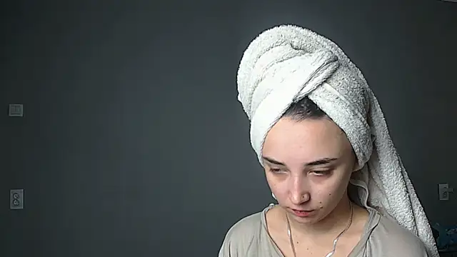 Snapshot of Eva_Gloryy chatting on 10, 10, 2025 Eva Gloryy online show from 10, 10, 2025