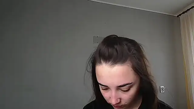 Eva Gloryy online show from 28, 4, 2026