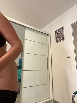 HotLivv69 online show from 2, 10, 2025