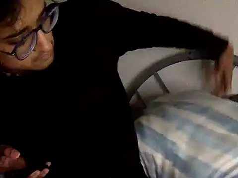 Snapshot of Abdullah07Maxxi chatting on 15, 12, 2025 Abdullah07Maxxi online show from 15, 12, 2025