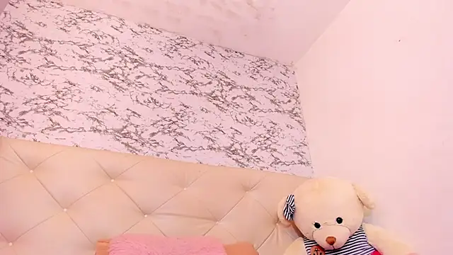 Lili  taylor online show from 13, 9, 2025