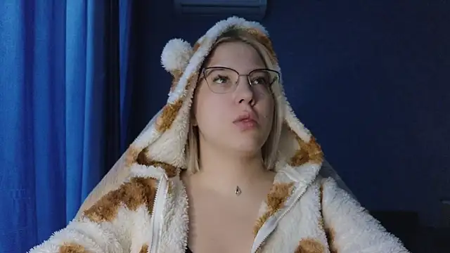 HotBrandyX online show from 3, 10, 2025