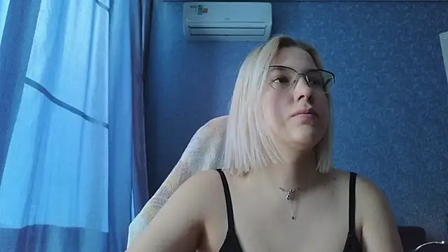 HotBrandyX online show from 19, 10, 2025