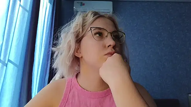 HotBrandyX online show from 19, 9, 2025