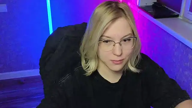 HotBrandyX online show from 27, 2, 2025