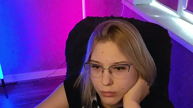 HotBrandyX online show from 3, 3, 2025