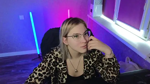 HotBrandyX online show from 9, 3, 2025