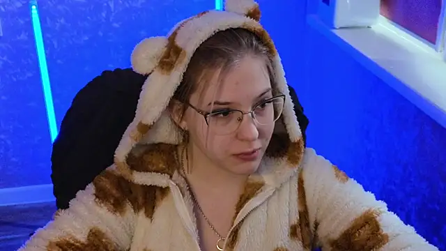 HotBrandyX online show from 10, 3, 2025