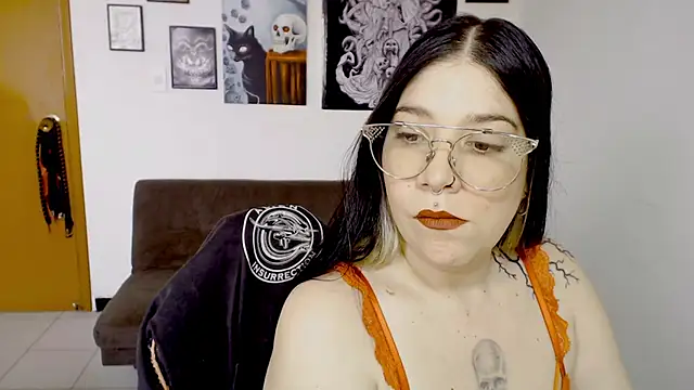 Snapshot of sharonnleon chatting on 7, 2, 2026 sharonnleon online show from 7, 2, 2026