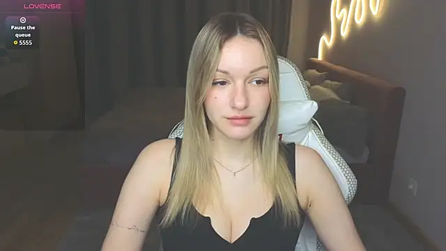 Snapshot of MargaretSweet1 chatting on 8, 2, 2026 MargaretSweet1 online show from 8, 2, 2026