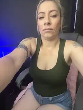 viktoria davis  online show from 22, 11, 2025