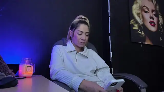 viktoria davis  online show from 18, 9, 2025