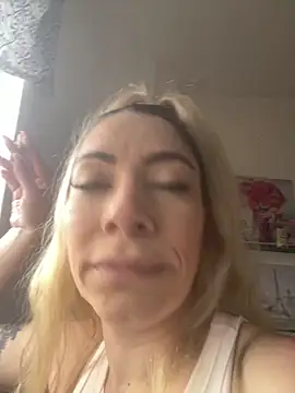 viktoria davis  online show from 1, 4, 2026