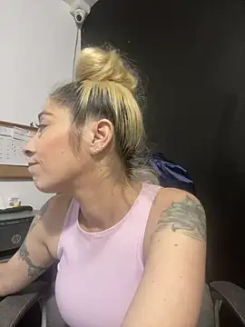 viktoria davis  online show from 21, 3, 2025