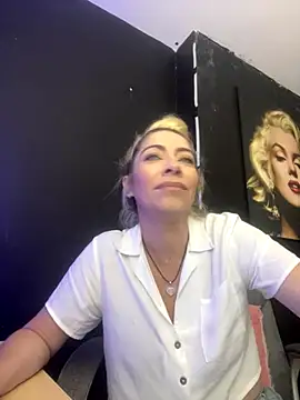 viktoria davis  online show from 5, 12, 2025